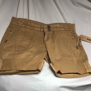 DKNY jeans 8 tan shorts NWT perfect casual look cotton spandex stretch
